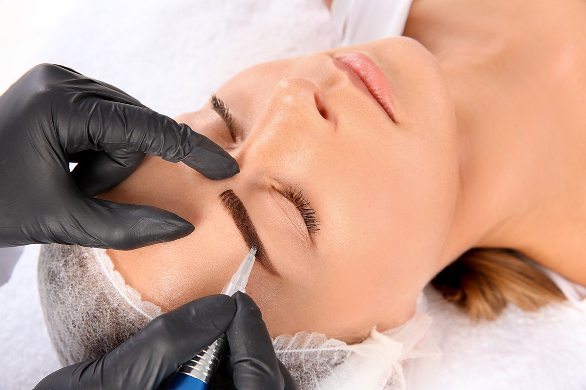 Make-Up im Kosmetikstudio